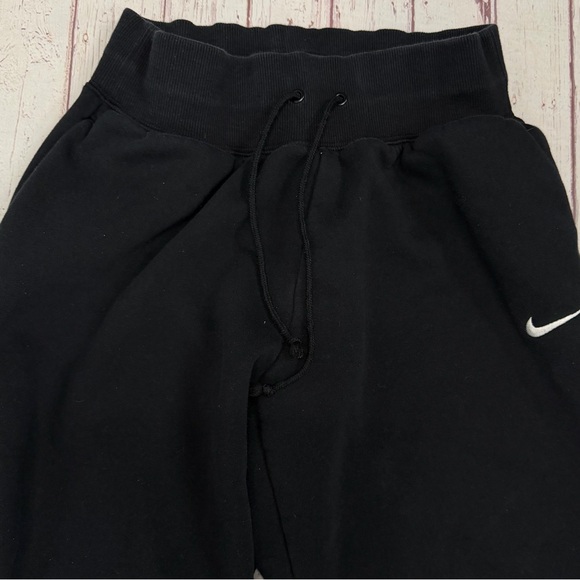 Nike Sweatpants Womens Small Black Club Fleece Mid Rise Tapered Joggers Sweats - Picture 3 of 4